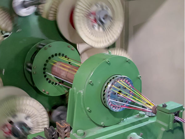 电线部框绞机