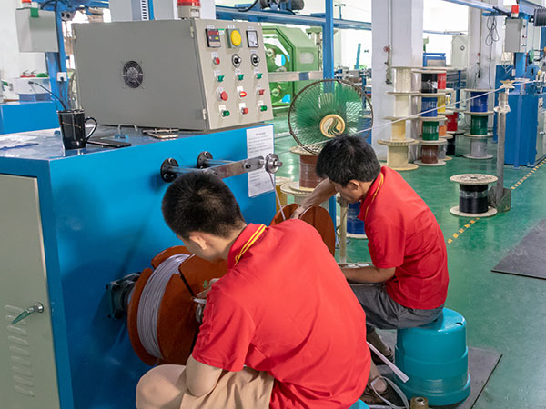 电线收线操作台