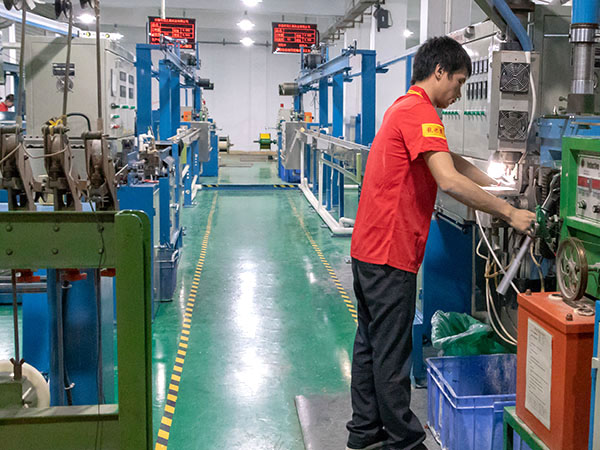 电线生产线操作员